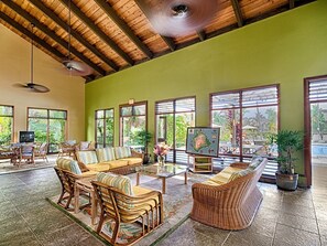 Interior - Oceanfront - Kanaloa Resort #2202 (Kailua-Kona)