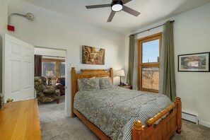 1 多间卧室、熨斗/熨衣板、免费 WiFi、床单