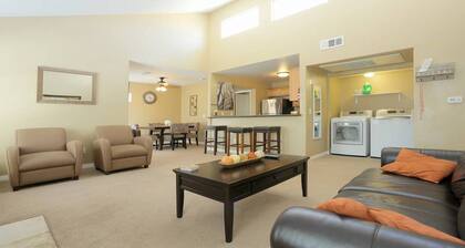 ZU HAUSE WEG VON ZU HAUSE. Alles was man braucht und noch mehr