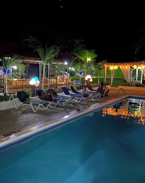 Piscine extérieure