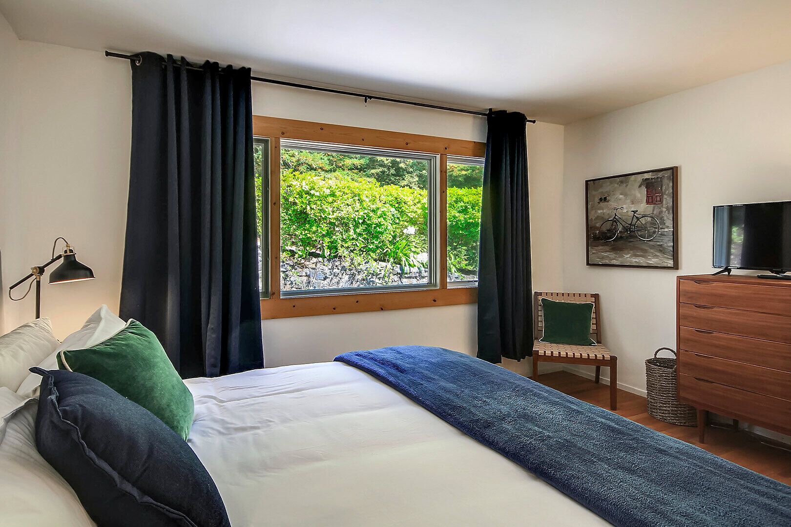 3 slaapkamers, een strijkplank/strijkijzer, wifi, beddengoed