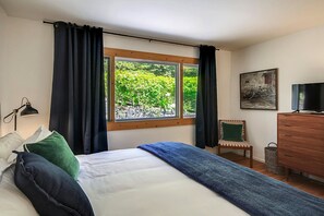 3 makuuhuonetta, silitysrauta/-lauta, Wi-Fi, vuodevaatteet