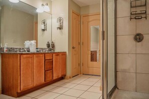 Hair dryer, towels - Unit 3105 - FREE Attraction Ticket with EACH night Stay Including Dollywood (Pigeon Forge)
