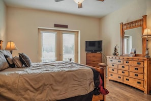 1 bedroom, desk, iron/ironing board, free WiFi
