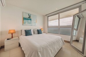 3 bedrooms, in-room safe, iron/ironing board, WiFi