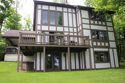 Winterberry Lodge: Ski In/Out of this slopeside single condo. Best location!