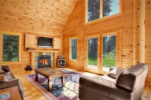 Smart TV, fireplace, DVD player, table football