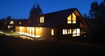 Newhard Chalet - Ympärivuotinen suuri vuoren lomakoti