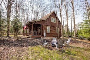 Exterior - Dog Friendly Deep Creek Log Cabin w/ Private Hot Tub (Oakland)