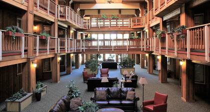 2018 Remodel! Perheystävällinen huoneisto 2 korttelin päässä Main St - 2 king master sviittiä