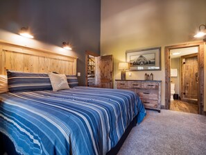 3 bedrooms, iron/ironing board, travel cot, free WiFi