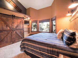 3 bedrooms, iron/ironing board, travel crib, free WiFi