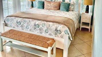 3 bedrooms, iron/ironing board, WiFi (free), bed sheets
