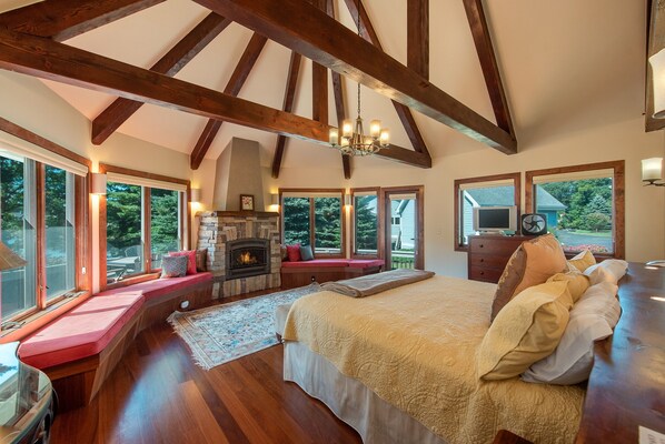 5 bedrooms, free WiFi, bed sheets