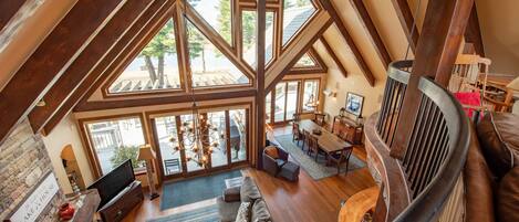 Fernseher, Kamin, DVD-Player, Tischtennisplatte