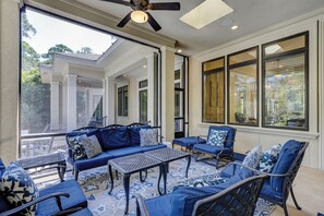 Terrace/patio - 18 Haul Away ~ Beautiful Six Bedroom Near Ocean Palmetto Dunes Home with Pool (Hilton Head Island)