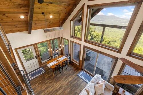 Canyon View Treehouse- Winter Vacation With A View