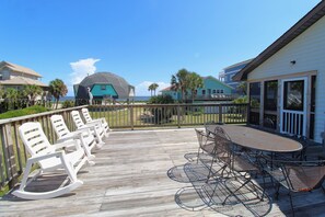 Outdoor dining - Rustic Beach Cabin~ G.O.s Getaway (Folly Beach)