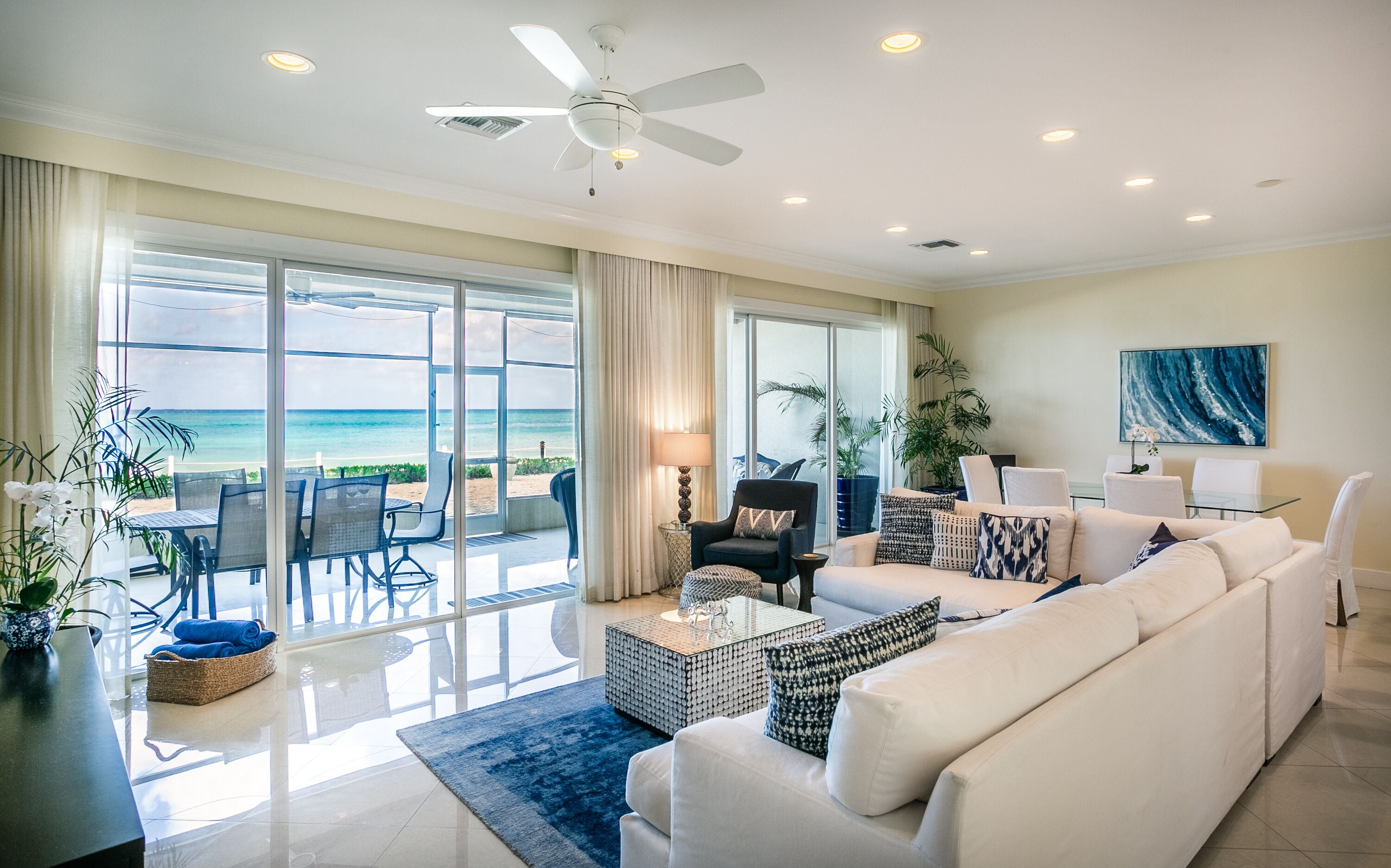 Smart-TV, DVD-spiller og stereoanlegg