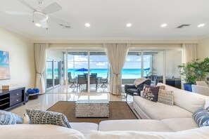 Smart-TV, DVD-Player, Stereoanlage