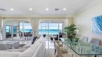 Smart TV, DVD player, stereo