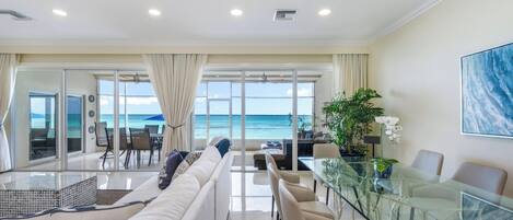 Smart-TV, DVD-spiller og stereoanlegg