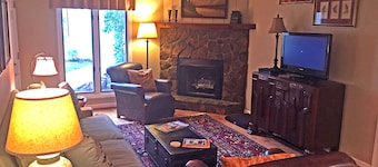 In the ❤️ of Downtown Blowing Rock Condo - 1st Floor - 2Bed 2Bath