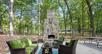 Boomer Bed & Bass; 2 bedroom, 2 bathroom family cabin.