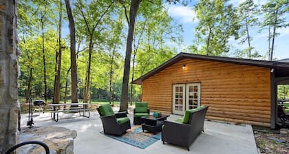 Boomer Bed & Bass; 2 bedroom, 2 bathroom family cabin.