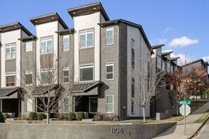 Exterior - Upscale 4BR on Music Row near 12th S/Gulch/Broadwy (Nashville)