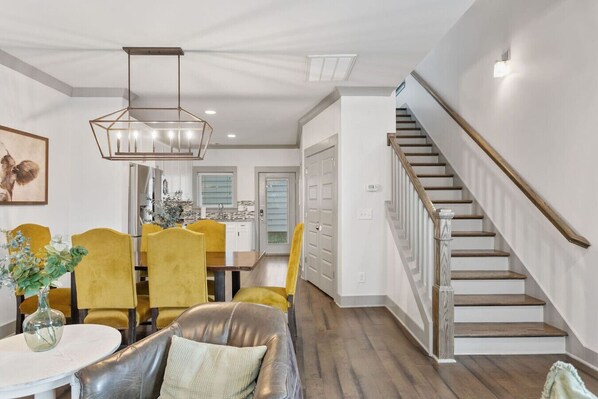 Interior - Upscale 4BR on Music Row near 12th S/Gulch/Broadwy (Nashville)