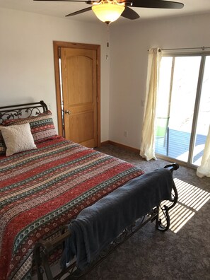 2 bedrooms, iron/ironing board, bed sheets