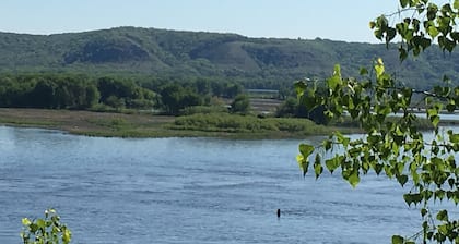 2 Bedroom Cabin Fantastic Mississippi River View