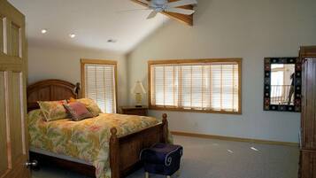 5 bedrooms, iron/ironing board, Internet, bed sheets