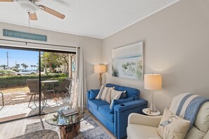 TV, books, video library - DESTINation beach getaway! (Destin)
