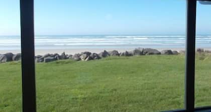 Ed & Gloria's ~ Oceanfront
