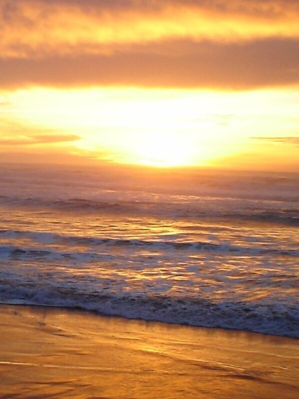 Beach - Ed & Gloria's - Oceanfront (Yachats)