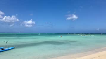 Beach nearby, sun loungers, beach towels