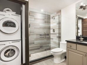 Bathtub, hair dryer, towels - Top of the Village - Trails 205 (Snowmass Village)