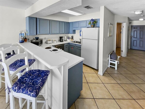 Fridge, microwave, oven, stovetop