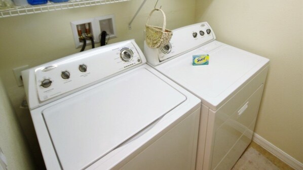 Vila Keluarga, hot tub, area taman | Ruang laundry