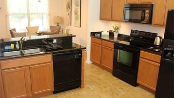 Family Villa, Hot Tub, Garden Area | Food and drink