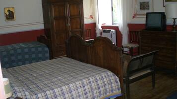 1 chambre, fer et planche Ă repasser, Wi-Fi, draps fournis