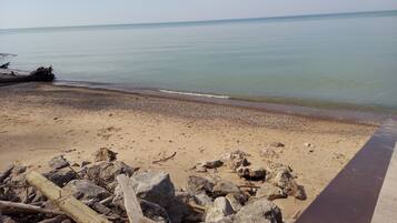 Plage à proximité, chaises longues
