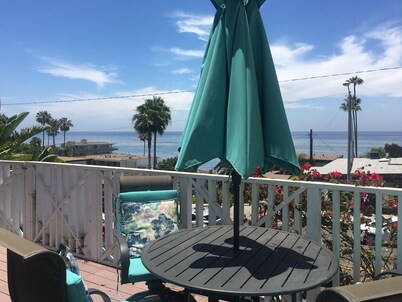 Sea View Laguna Cottage, Walk to Beach & Village, Fully-Equipped!