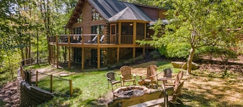 Good Vibrations: Lake Access, Log Chalet, Hot Tub, Fire Pit, Grill!