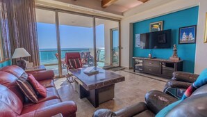 Living area - Tessoro 703 - Award Winning Design at the End of Las Conchas (Puerto Penasco/Rocky Point)