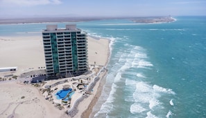On the beach - Tessoro 703 - Award Winning Design at the End of Las Conchas (Puerto Penasco/Rocky Point)