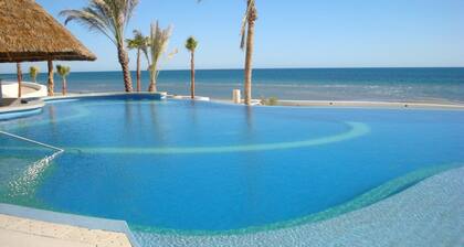 Tessoro 703 - Award Winning Design at the End of Las Conchas