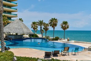 حمّام سباحة خارجي